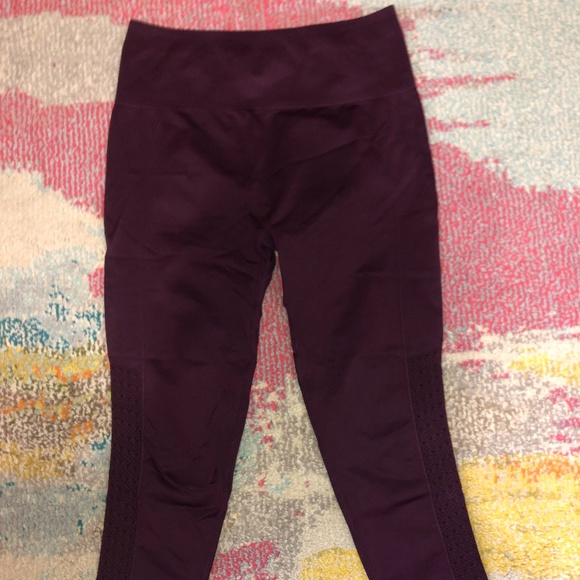Fabletics leggings! - Picture 3 of 7